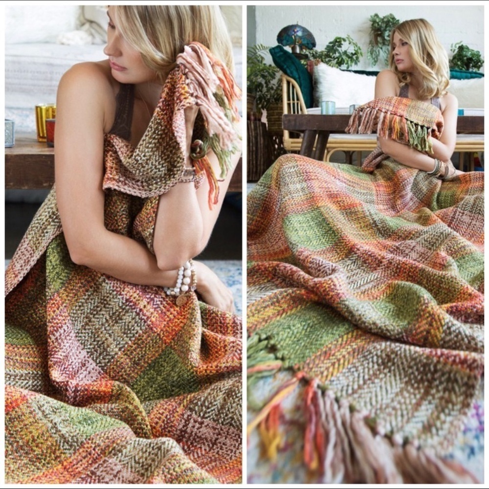 All Seasons Premium Woven Throw